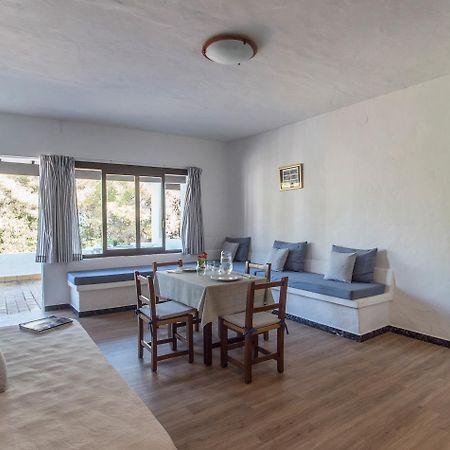 Apartamentos Pinomar Es Calo  Bagian luar foto