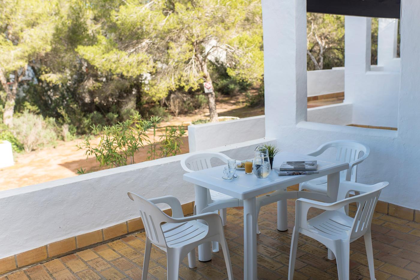 Apartamentos Pinomar Es Calo  Bagian luar foto