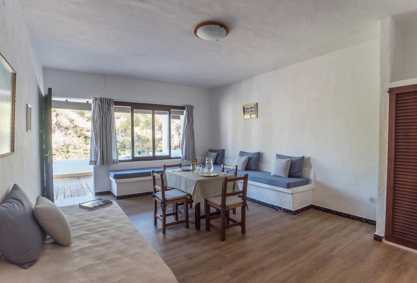 Apartamentos Pinomar Es Calo  Bagian luar foto