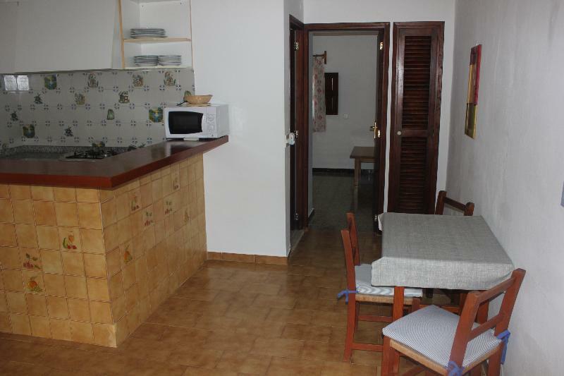 Apartamentos Pinomar Es Calo  Bagian luar foto